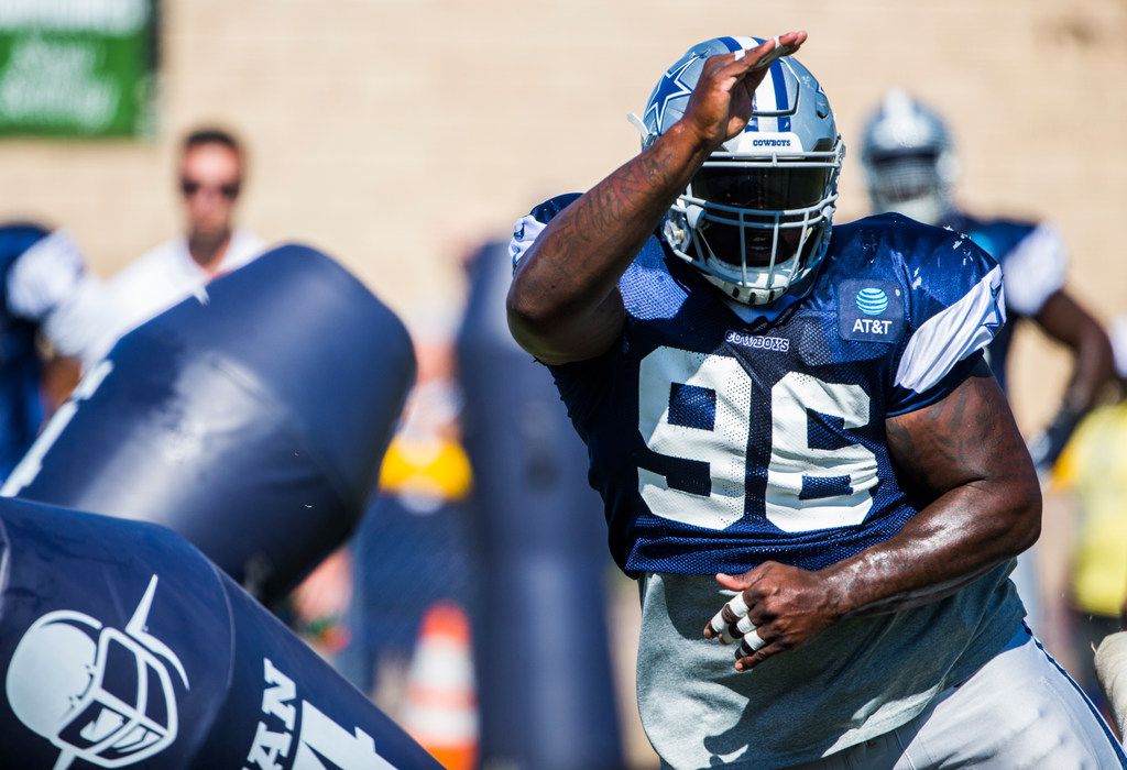 Maliek Collins no training camp de 2019, em Oxnard.