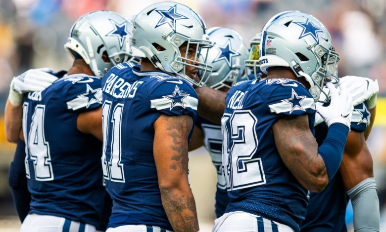 Micah Parsons mostrou que pode jogar em ambas posições na defesa e isso traz uma grande possibilidade para o Cowboys frente as ausências do time.